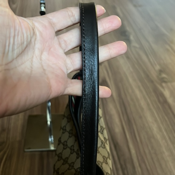 A187- 💯 % authentic Gucci shoulder bag - Picture 11 of 16